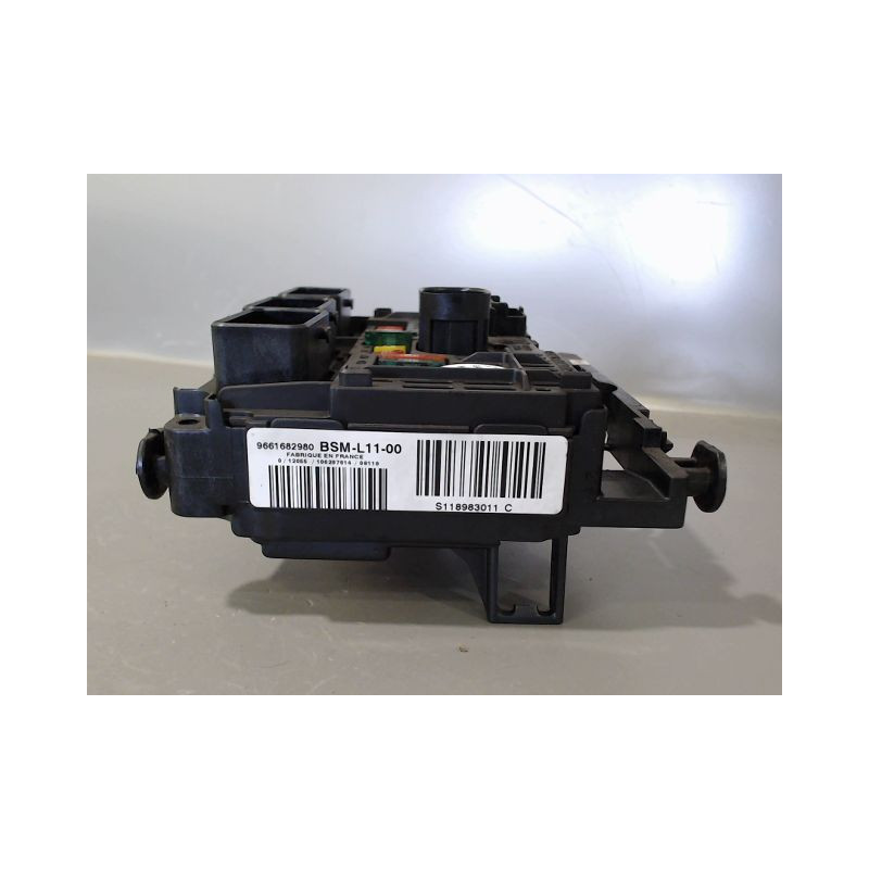BOITE A FUSIBLES CITROEN C4