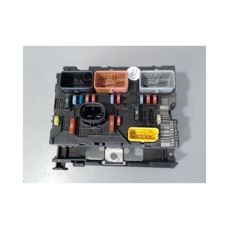 BOITE A FUSIBLES PEUGEOT 307 SW 2005-