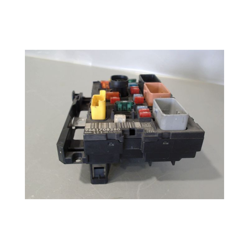 BOITE A FUSIBLES PEUGEOT 307 SW 2005-