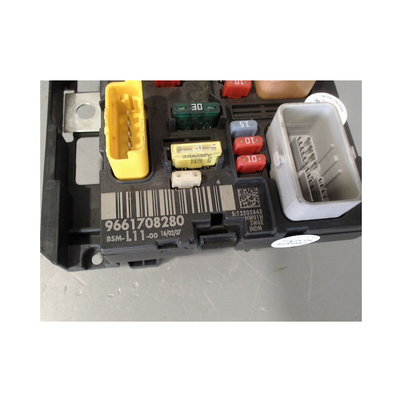 BOITE A FUSIBLES PEUGEOT 307 SW 2005-