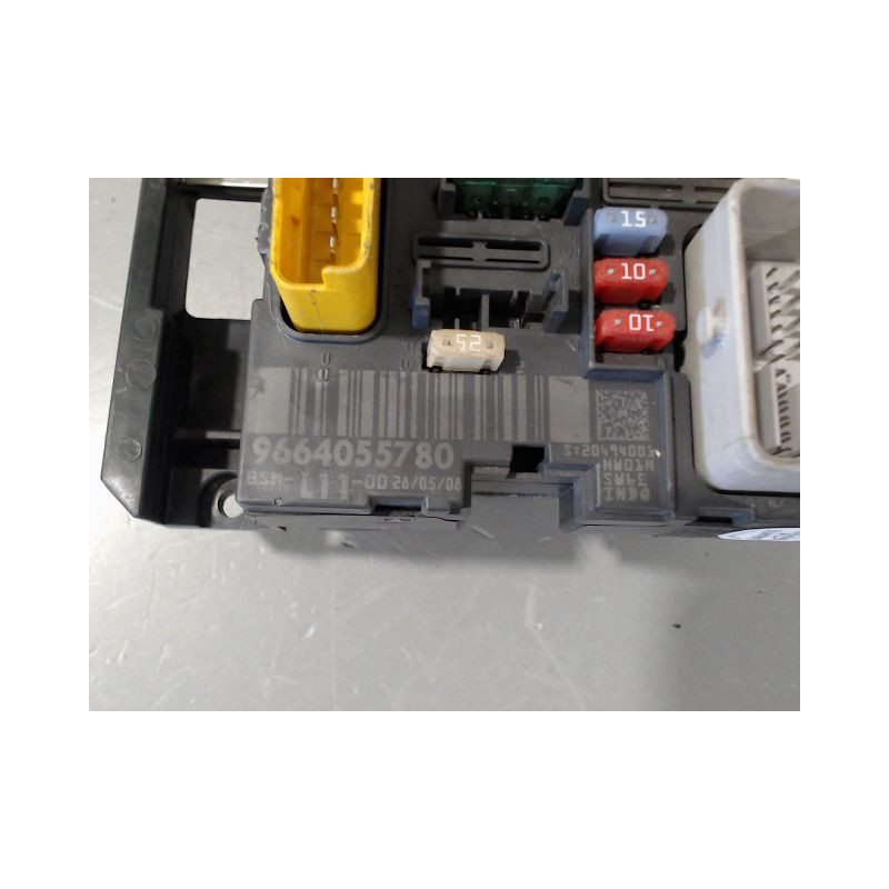 BOITE A FUSIBLES PEUGEOT 307 SW 2005-