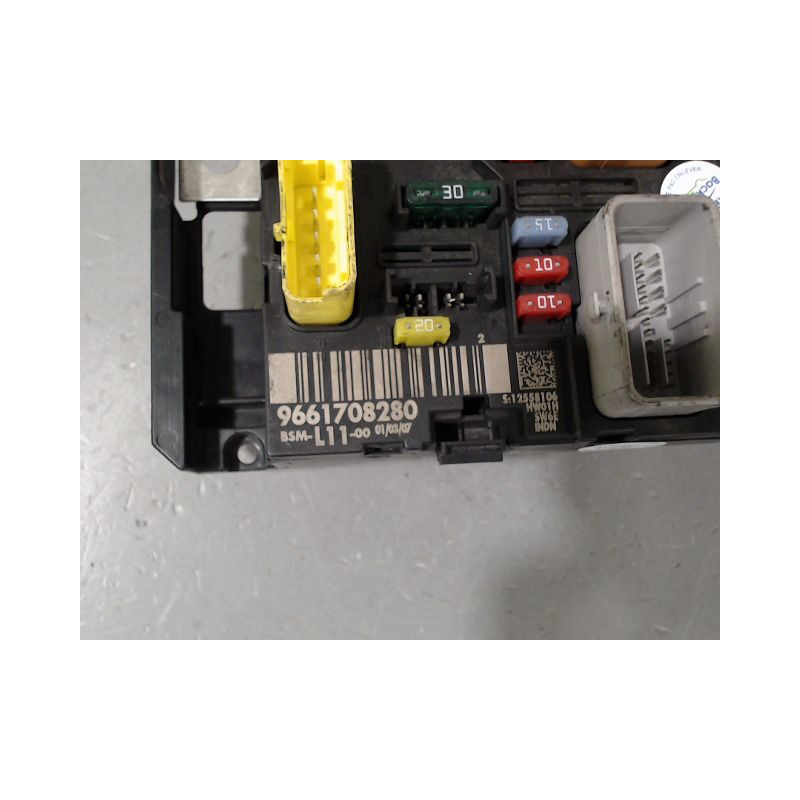 BOITE A FUSIBLES PEUGEOT 307 2005-