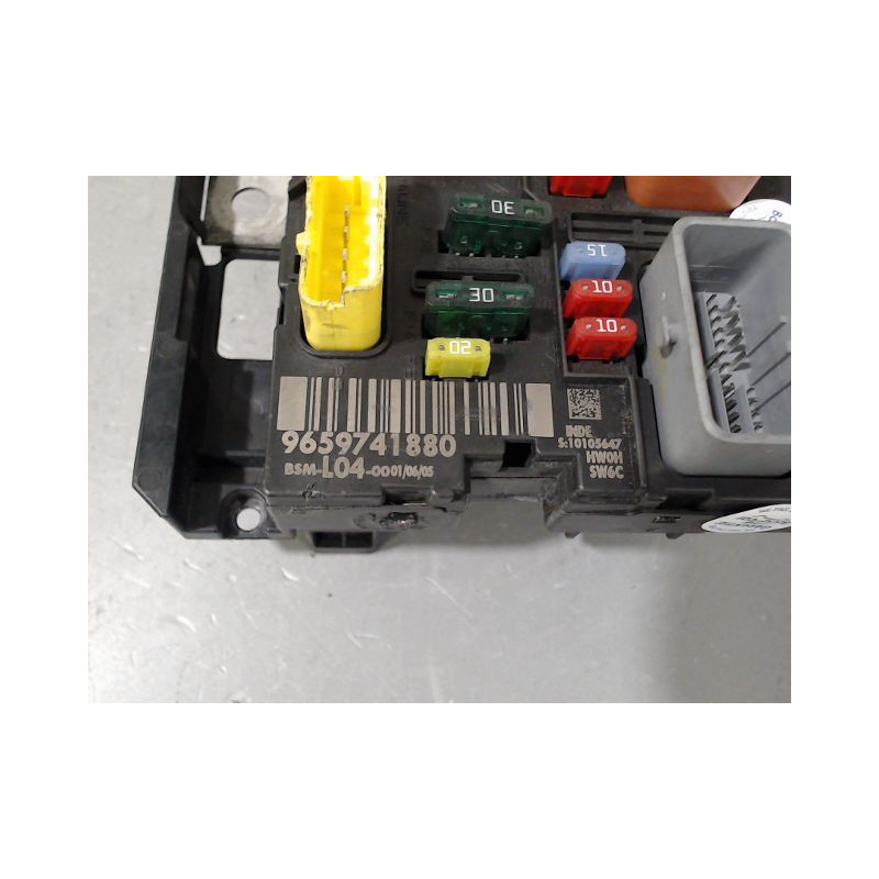 BOITE A FUSIBLES PEUGEOT 307 2001-2005