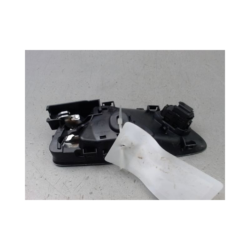 POIGNEE INTERIEURE PORTE AVANT GAUCHE FORD FIESTA 2010-
