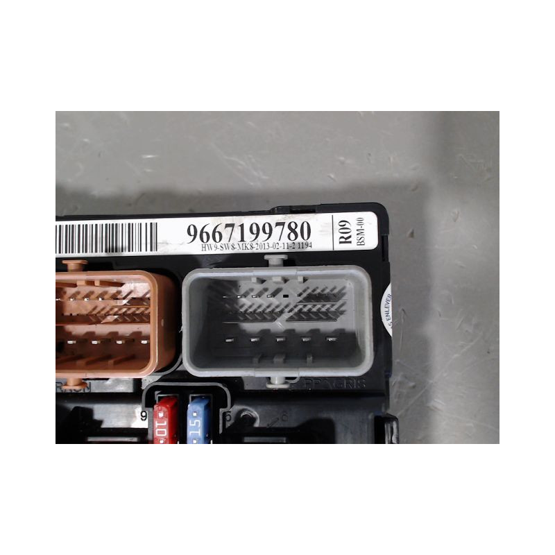 BOITE A FUSIBLES PEUGEOT 207 2007-