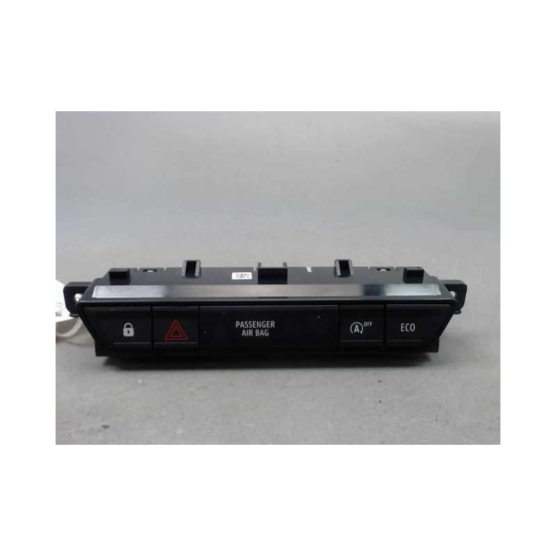 BOUTON DE WARNING DACIA SANDERO 2008-