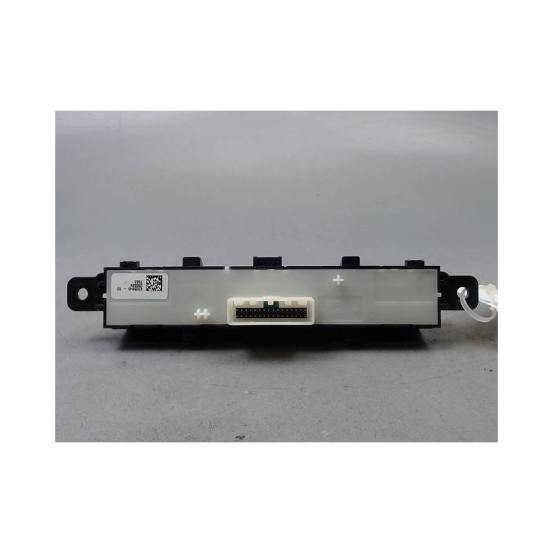 BOUTON DE WARNING DACIA SANDERO 2008-