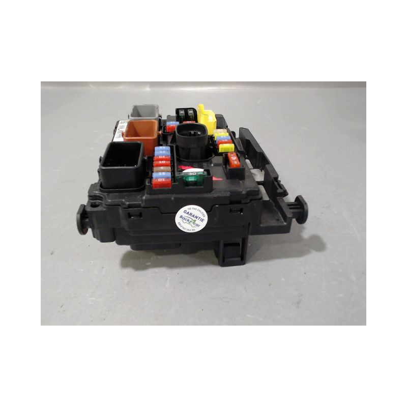 BOITE A FUSIBLES PEUGEOT 207