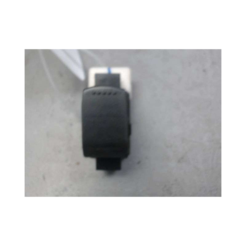 COMMANDE LEVE-GLACE PORTE AVD SUZUKI ALTO 5 PTES