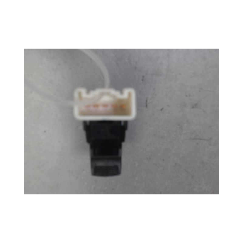 COMMANDE LEVE-GLACE PORTE AVD SUZUKI ALTO 5 PTES