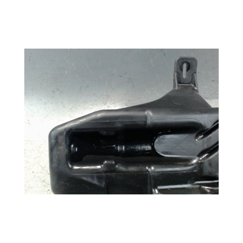 RESERVOIR LAVE-GLACE AVANT CHEVROLET CRUZE