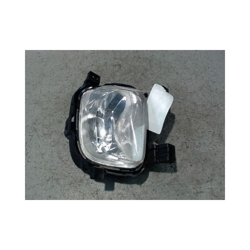 PHARE ANTIBROUILLARD AVANT DROIT KIA CARENS 2002-