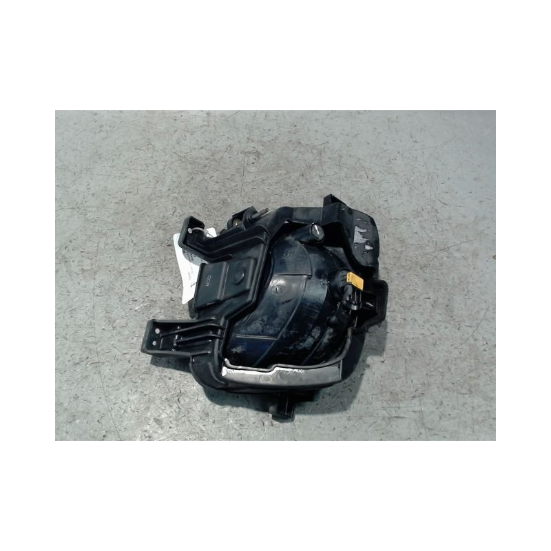 PHARE ANTIBROUILLARD AVANT DROIT KIA CARENS 2002-