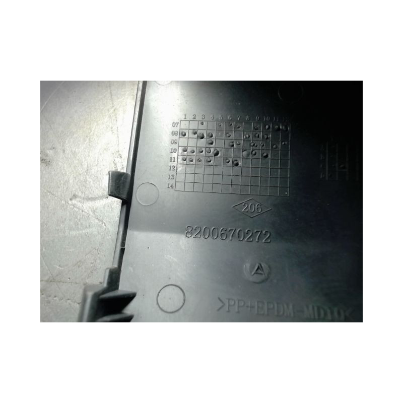OBTURATEUR COUVRE CROCHET DE BOUCLIER AV RENAULT MODUS 2008-