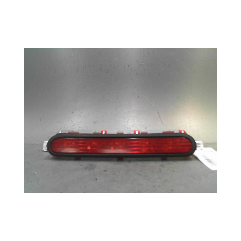 FEUX STOP SUPPLEMENTAIRE TOYOTA COROLLA
