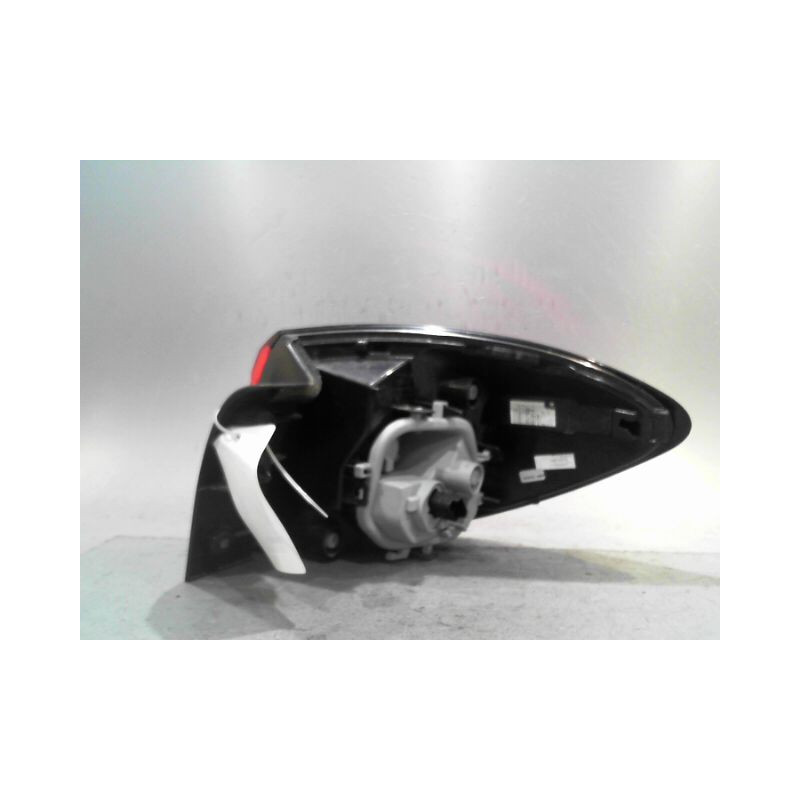FEU ARRIERE GAUCHE  RENAULT CAPTUR