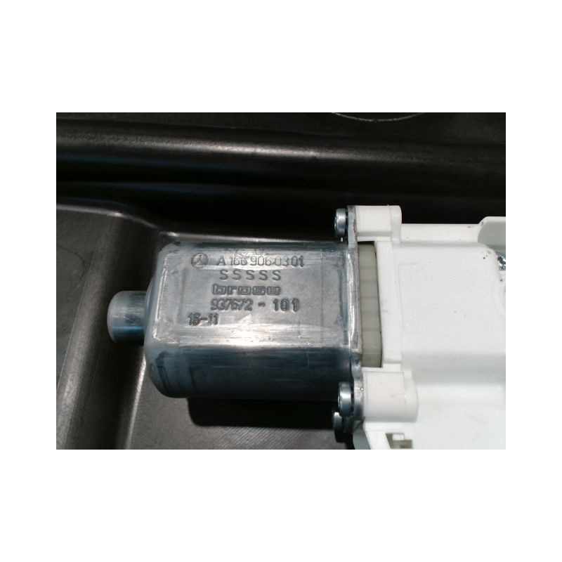 MECANISME+MOTEUR LEVE-GLACE AVANT DROIT MERCEDES GLE