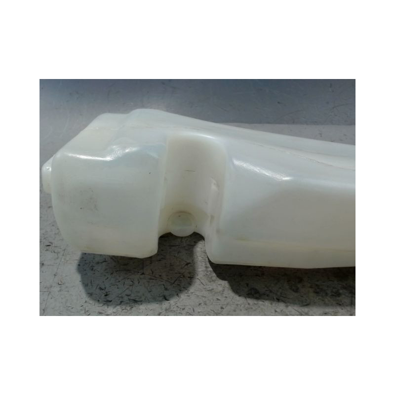 RESERVOIR LAVE-GLACE AVANT DACIA SANDERO 2008-