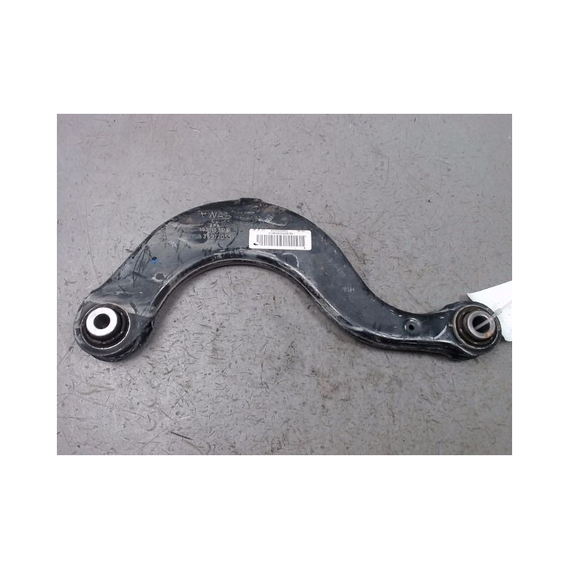 TRIANGLE SUPERIEUR ARRIERE DROIT VOLKSWAGEN PASSAT 2010-