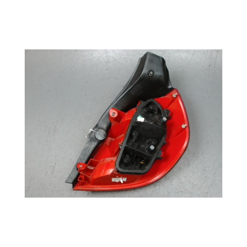 FEU ARRIERE GAUCHE  RENAULT CLIO III 2005-