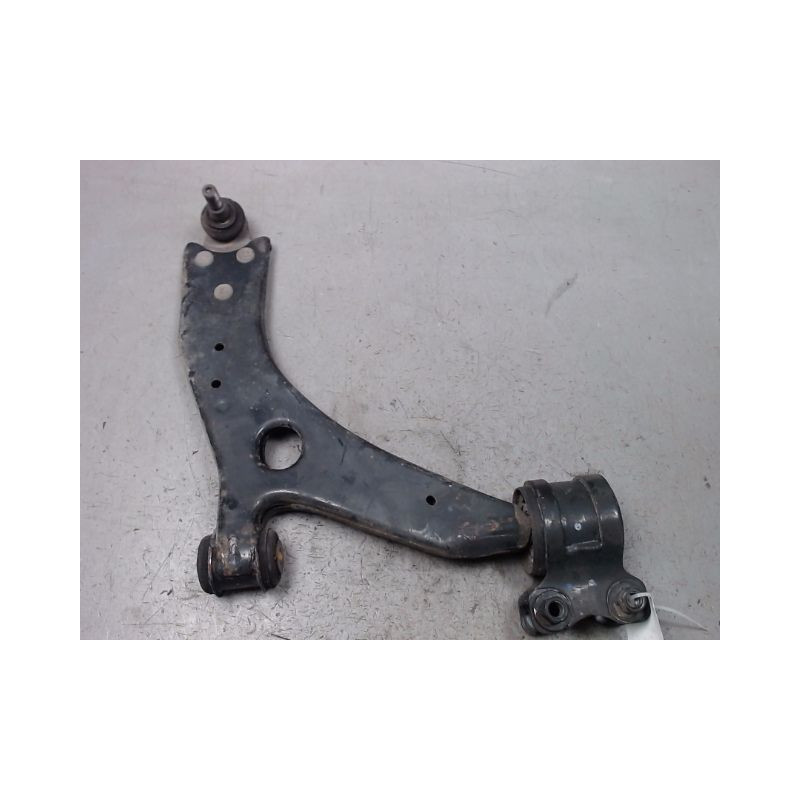 TRIANGLE INFERIEUR AVANT DROIT FORD FOCUS 2008-
