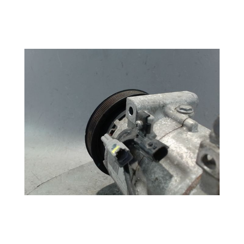 COMPRESSEUR AIR CONDITIONNE RENAULT CLIO IV