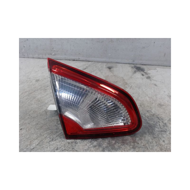 FEU ARRIERE INTERIEUR GAUCHE NISSAN QHASQAI 2007-