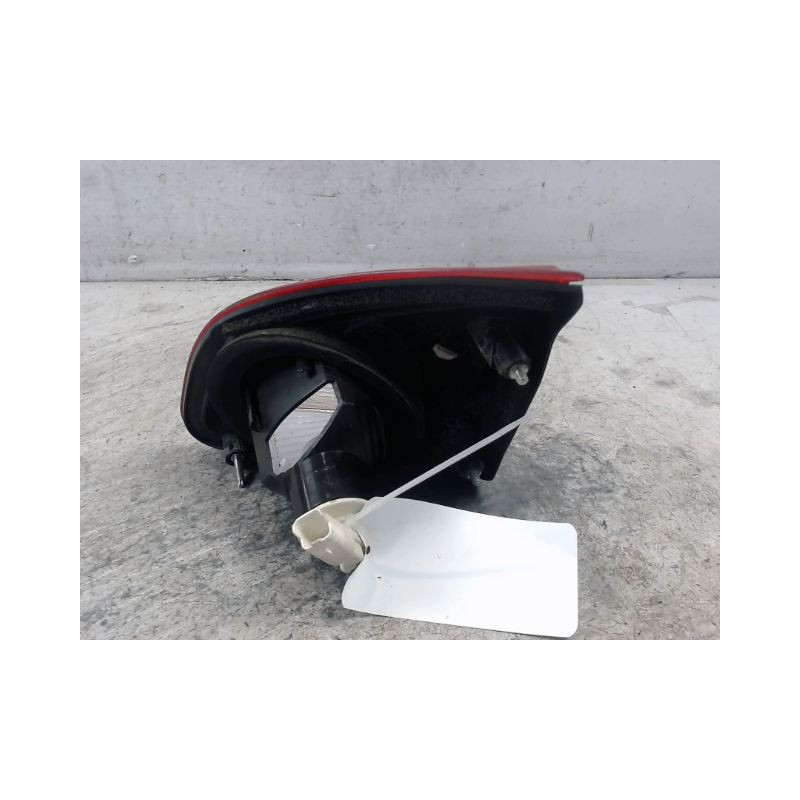 FEU ARRIERE INTERIEUR GAUCHE NISSAN QHASQAI 2007-