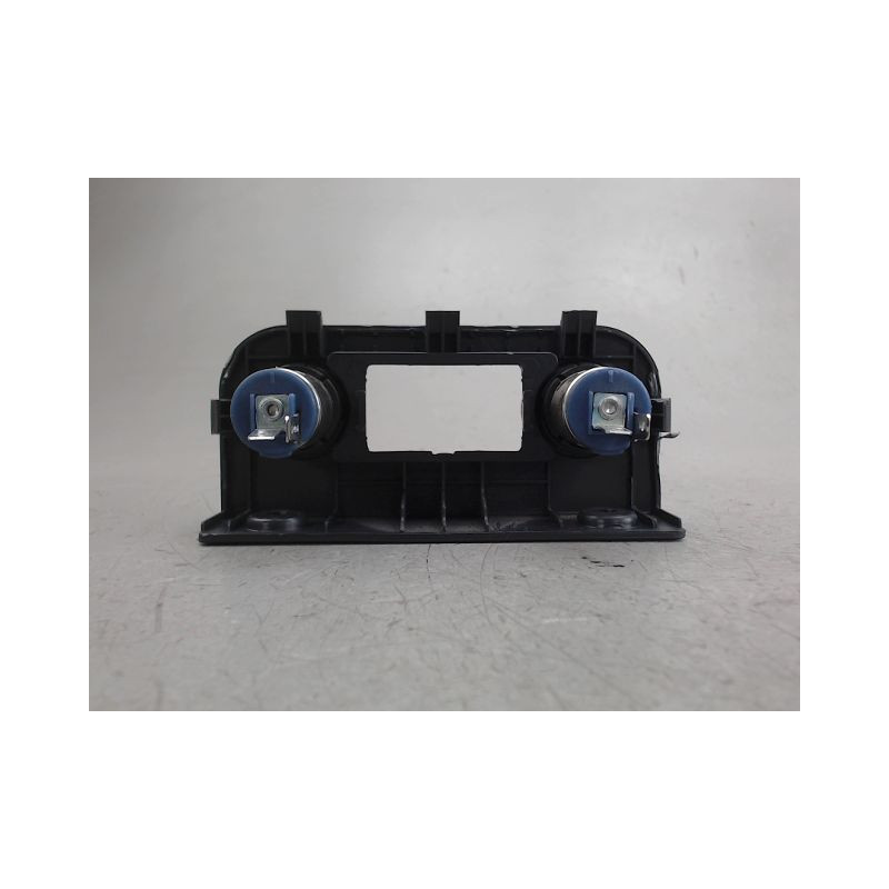 PRISE 12V AV KIA RIO