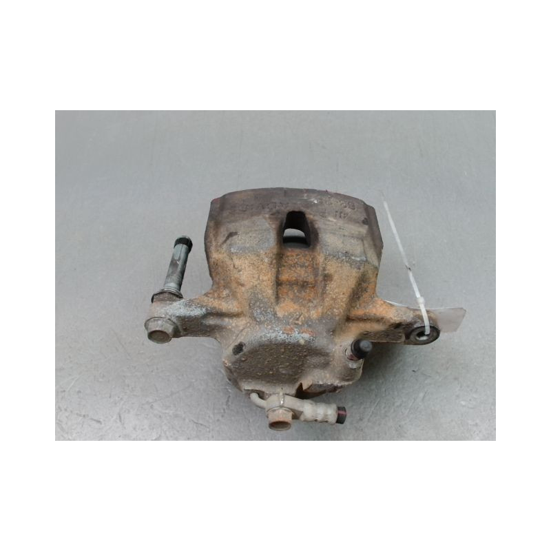 ETRIER DE FREIN AVANT DROIT TOYOTA RAV4 BREAK III Phase 1 2006-2009