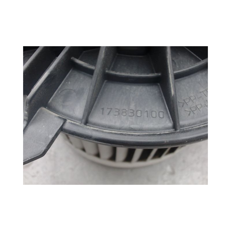 MOTEUR VENTILATEUR CHAUFFAGE RENAULT KANGOO