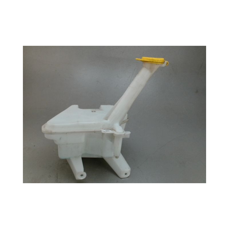 RESERVOIR LAVE-GLACE AVANT TOYOTA YARIS