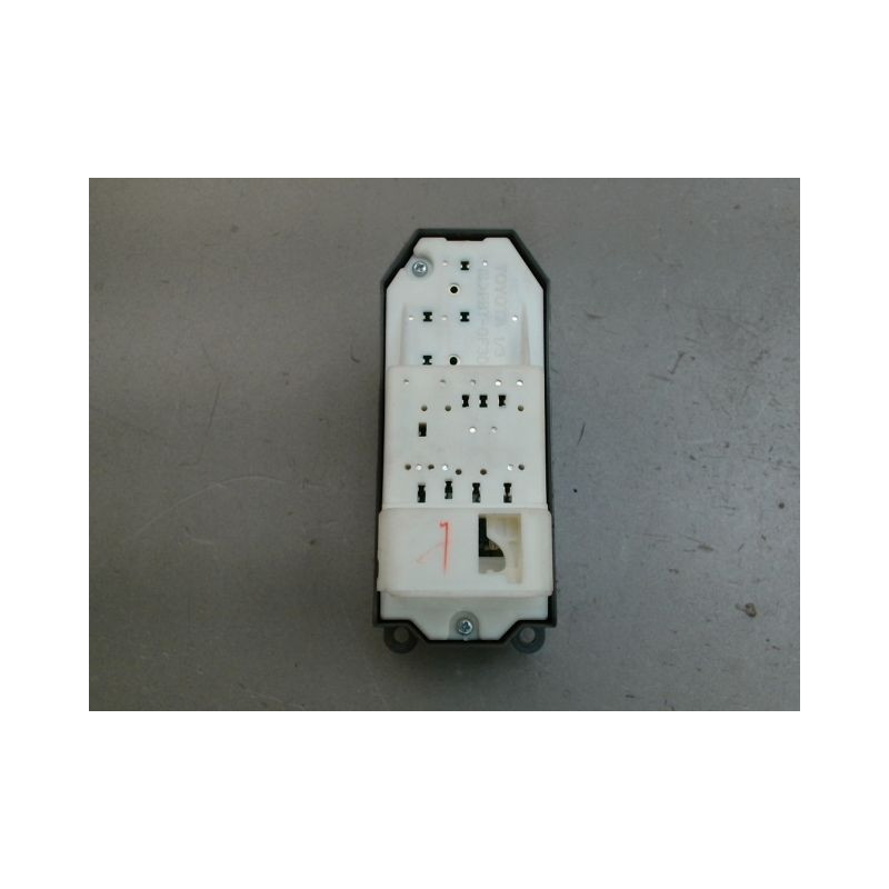 COMMANDE LEVE-GLACE PORTE AVG TOYOTA YARIS