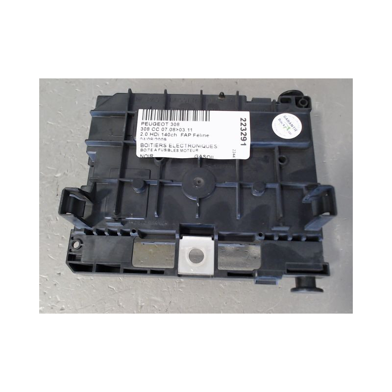 BOITE A FUSIBLES PEUGEOT 308 CC 08-11