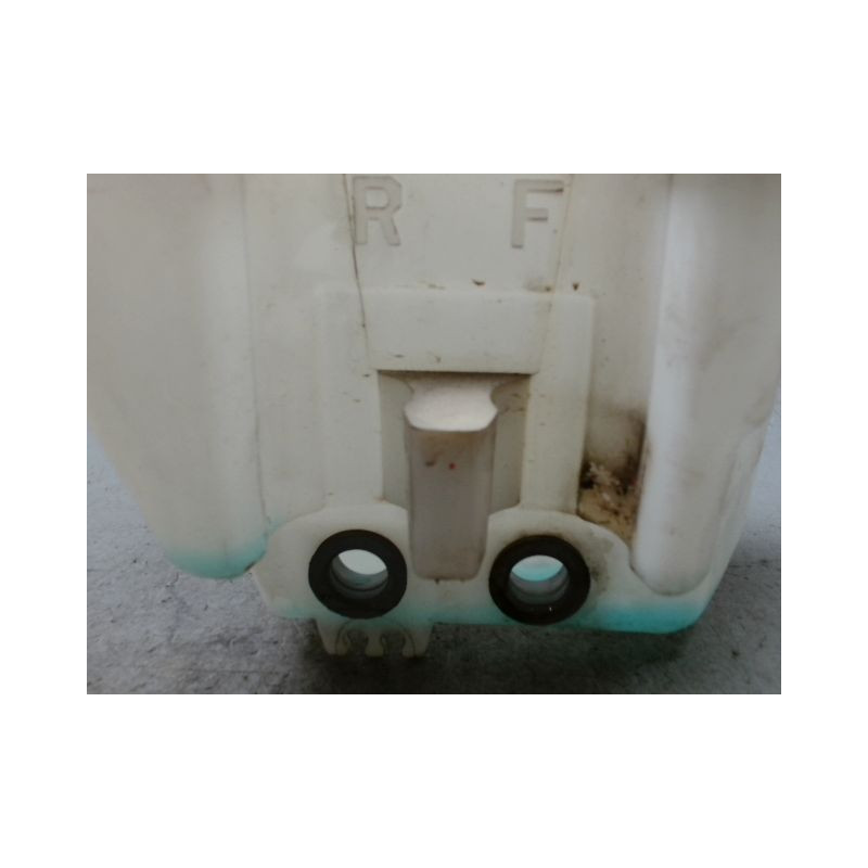 RESERVOIR LAVE-GLACE AVANT TOYOTA YARIS II 2010-