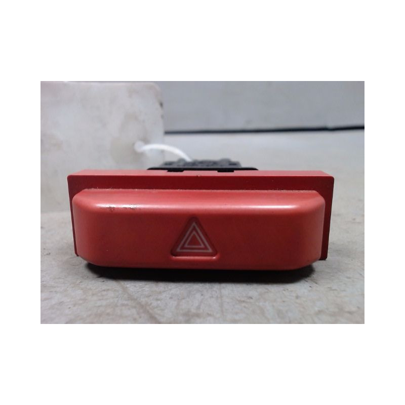 BOUTON DE WARNING NISSAN X-TRAIL