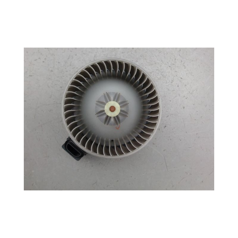 MOTEUR VENTILATEUR CHAUFFAGE TOYOTA YARIS