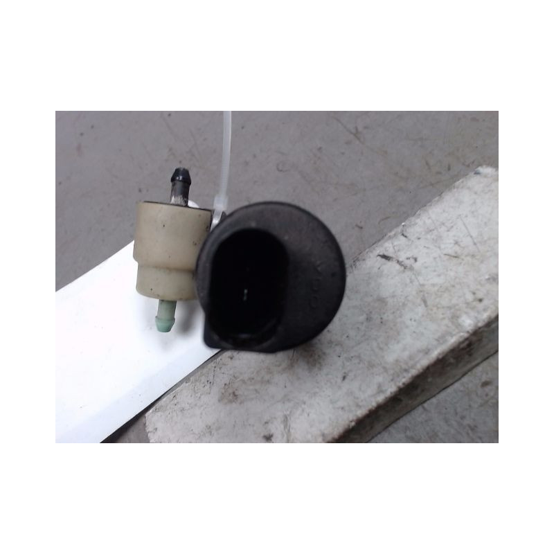 POMPE LAVE-GLACE AVANT VOLKSWAGEN POLO 02-05