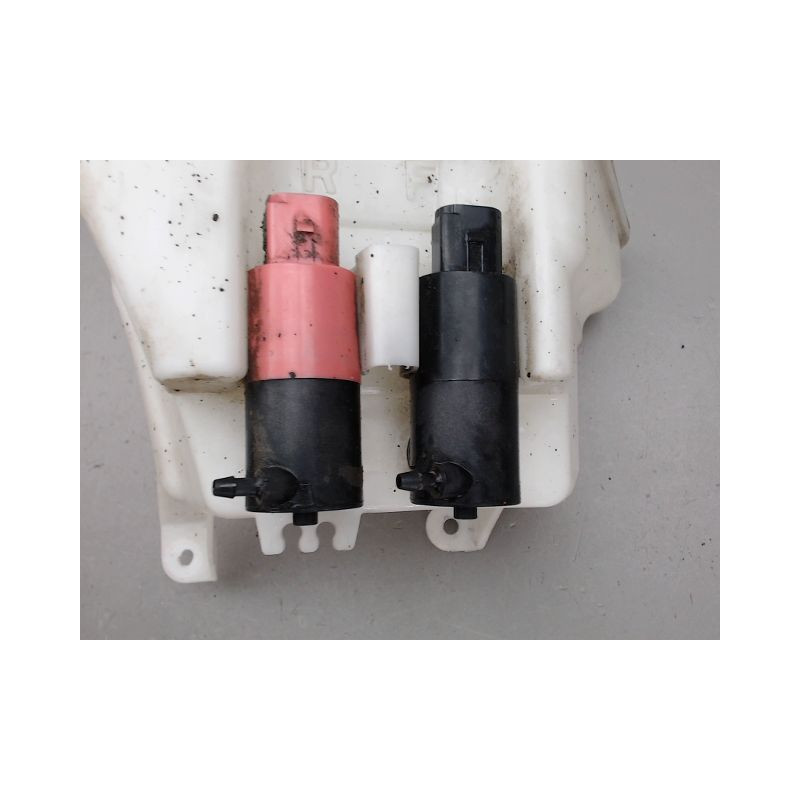 RESERVOIR LAVE-GLACE AVANT TOYOTA YARIS