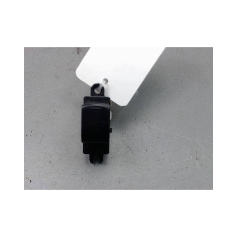 COMMANDE LEVE-GLACE PORTE ARD NISSAN NOTE