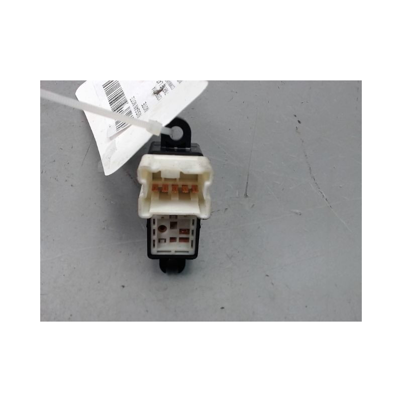 COMMANDE LEVE-GLACE PORTE ARD NISSAN NOTE