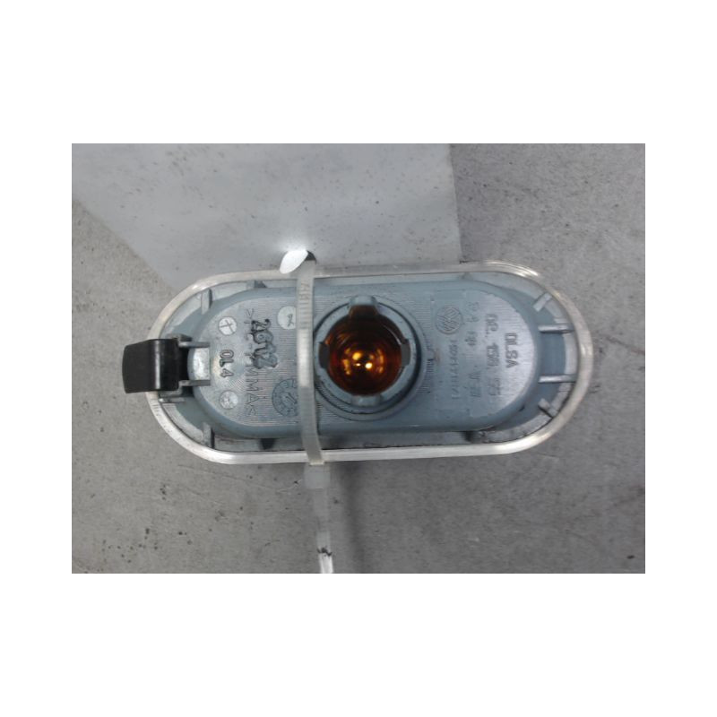REPETITEUR AILE DROIT VOLKSWAGEN CADDY COMBI