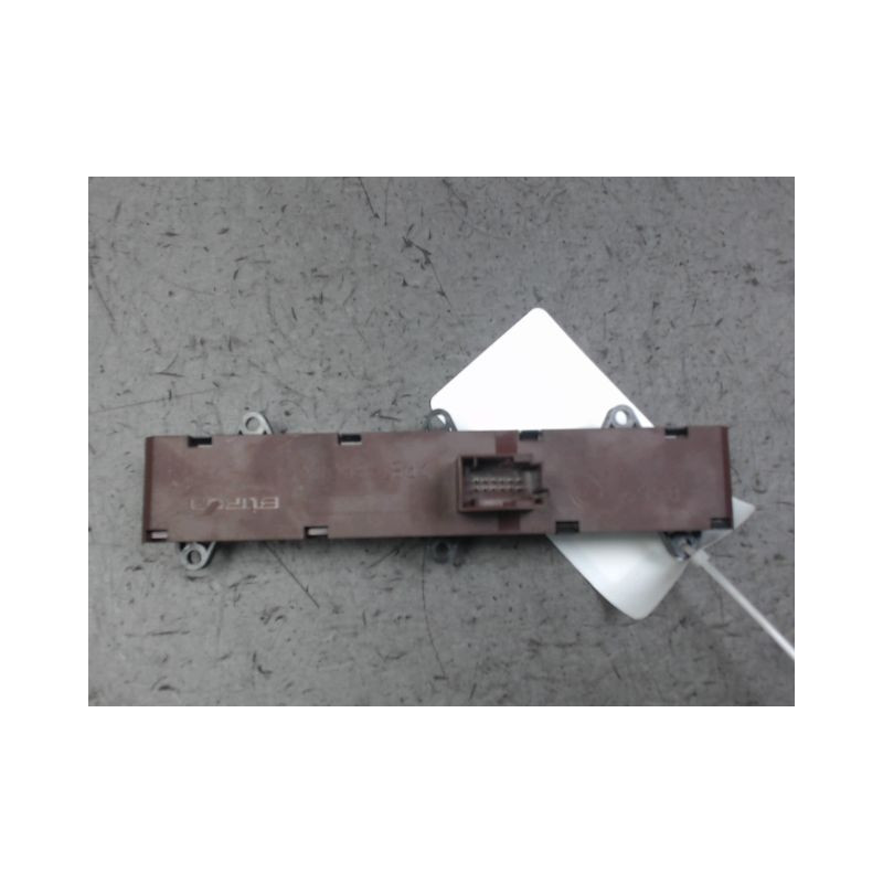 BOUTON DE WARNING PEUGEOT BOXER (333-L2H2) TOLE 6.2006-