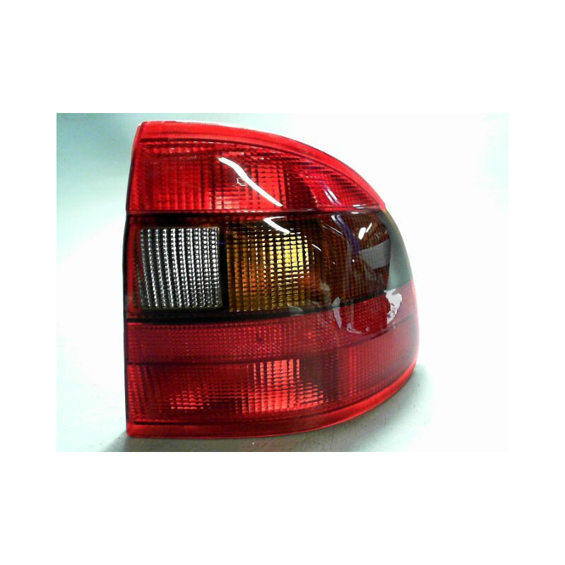 FEU ARRIERE DROIT OPEL ASTRA 94-98