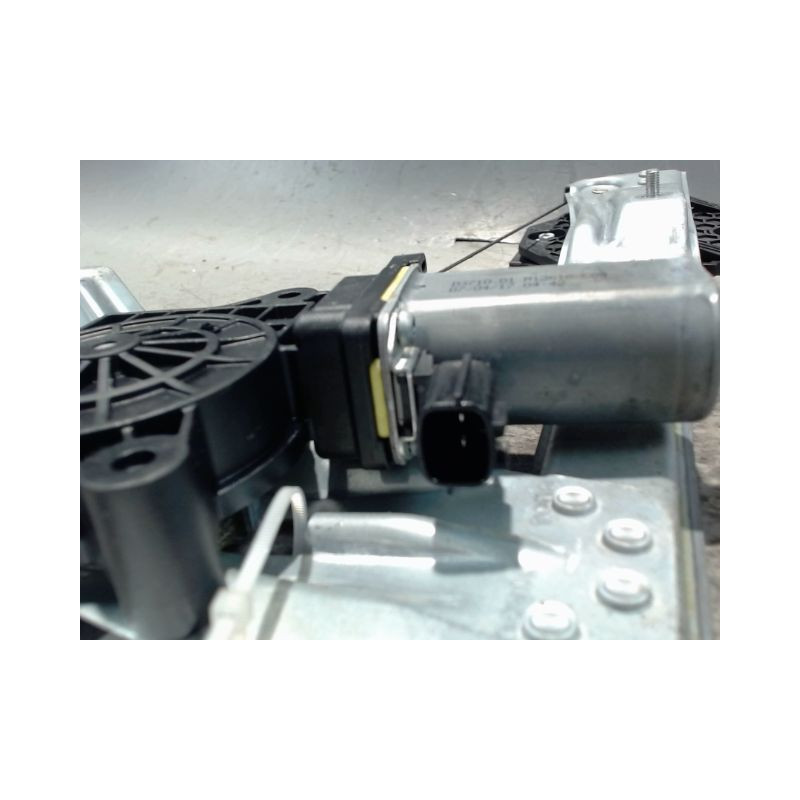 MECANISME LEVE-GLACE AVANT DROIT DACIA SANDERO 2008-