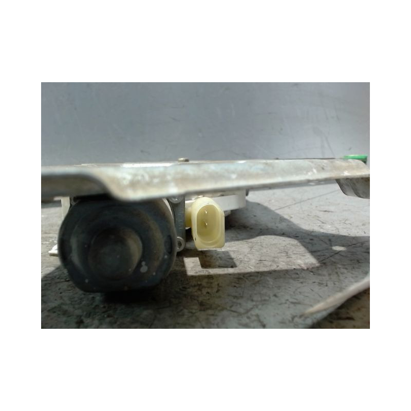 MECANISME+MOTEUR LEVE-GLACE AVANT DROIT MERCEDES SPRINTER
