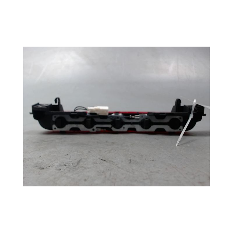 FEUX STOP SUPPLEMENTAIRE NISSAN X-TRAIL
