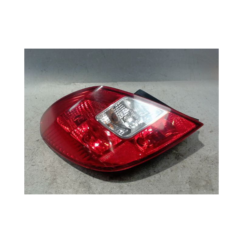 FEU ARRIERE GAUCHE  OPEL CORSA 2010-