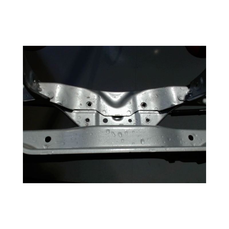 TRAVERSE SUPERIEURE ARMATURE AVANT SUZUKI SX4