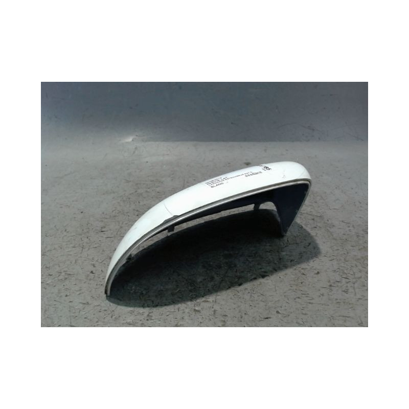 CARENAGE RETROVISEUR EXTERIEUR GAUCHE HYUNDAI I20